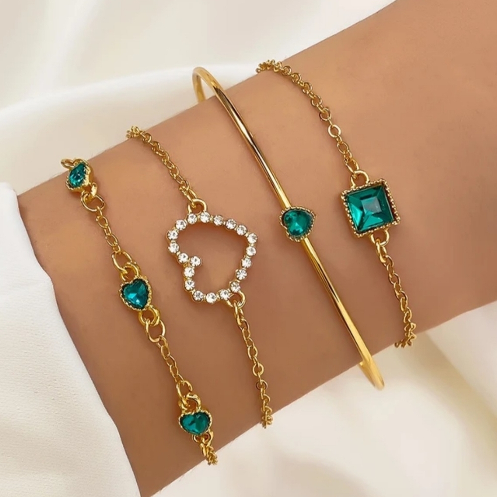 ✨🌿Bohemian Heart Charm Bracelet Set